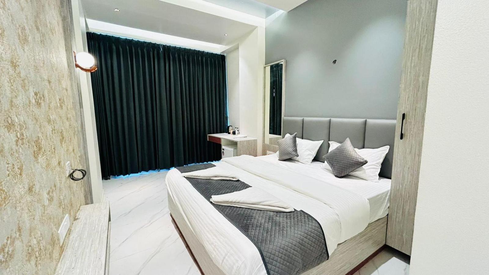 River An Sky Resort Wadhiware Екстер'єр фото